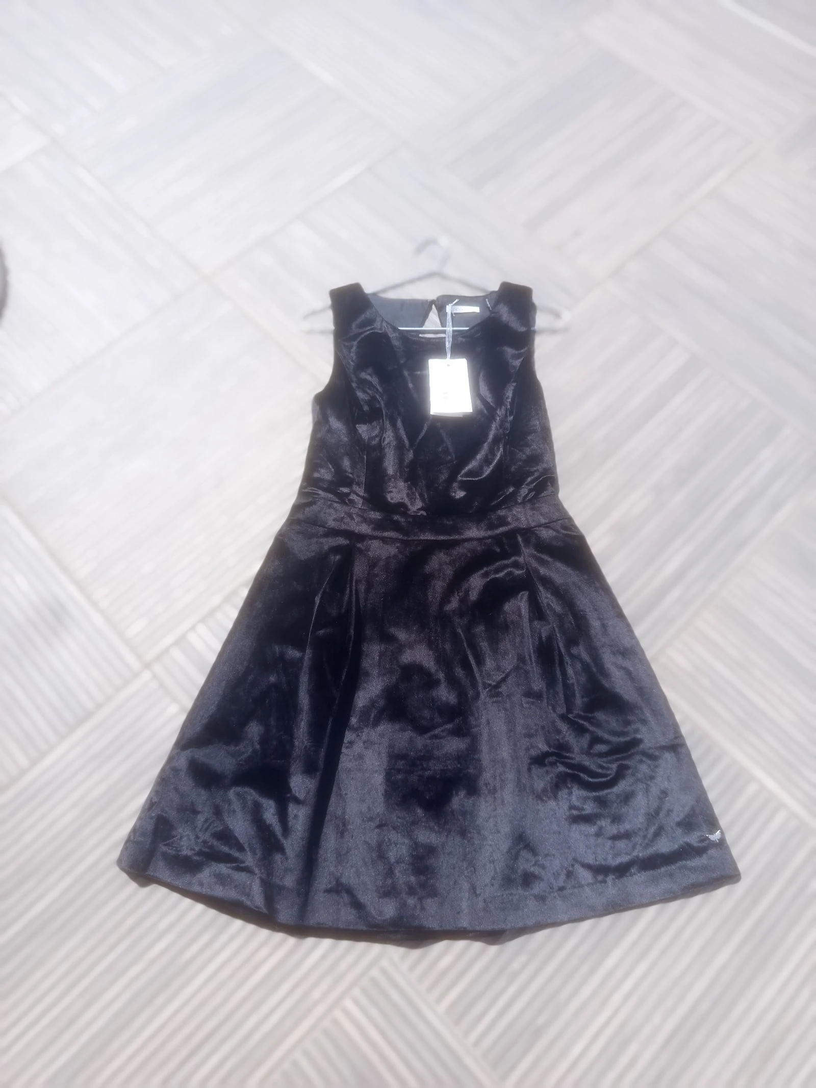 Robe velours dos ouvert marque les petites bombes